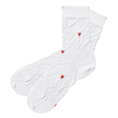 valged sokid südametega