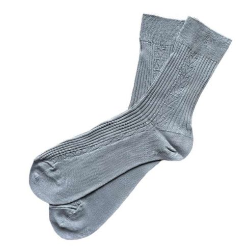 Miesten sukat kuviolla