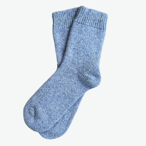 helesinised villased sokid