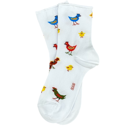 Mustad sokid kanadega ja tibudega